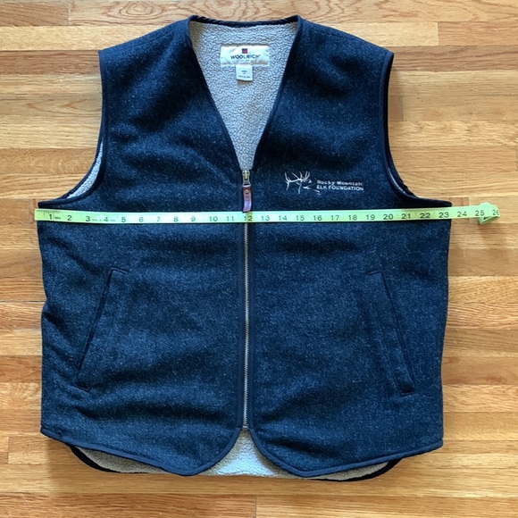 Woolrich wool lined vest. - Picture 3 of 4